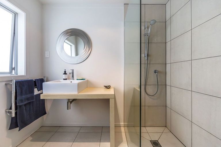 Photo of property in 8 Sykes Avenue, Hatfields Beach, Orewa, 0931