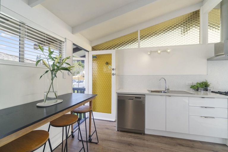 Photo of property in 1/2 Finlow Drive, Te Atatu South, Auckland, 0610