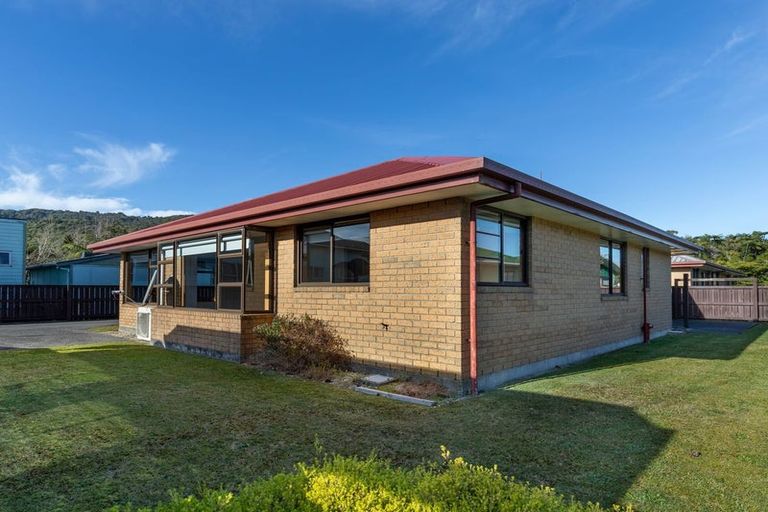 Photo of property in 23a Palmerston Street, Greymouth, 7805