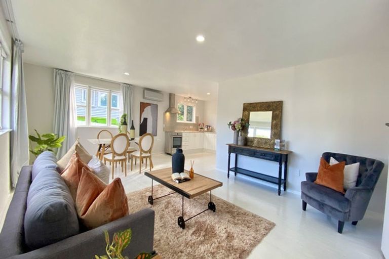 Photo of property in 12 Utting Street, Birkdale, Auckland, 0626