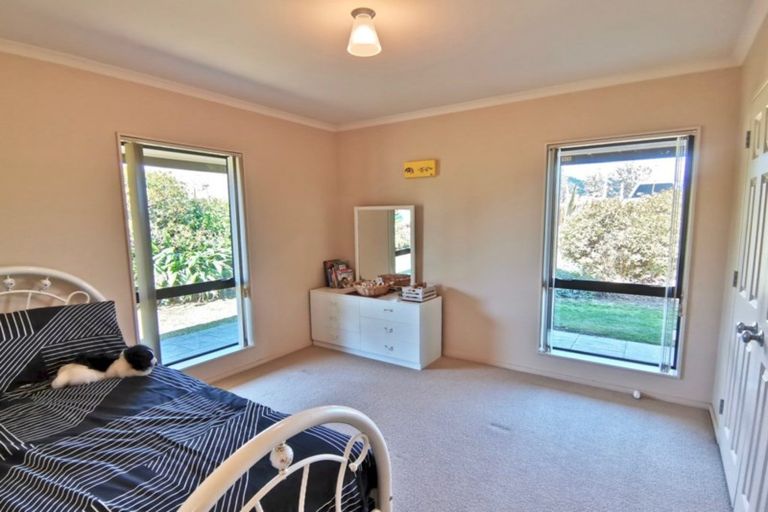 Photo of property in 151 Pukenamu Road, Te Horo, Otaki, 5581