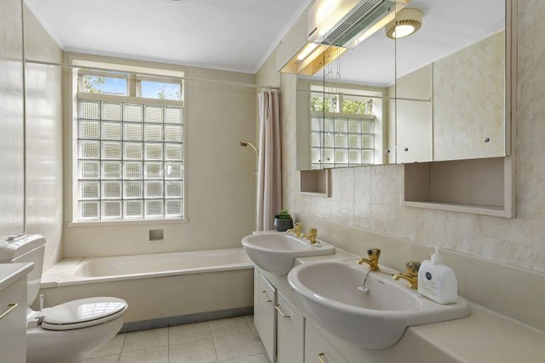 Photo of property in 92 Pretoria Street, Hutt Central, Lower Hutt, 5010