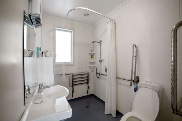 Photo of property in 10 Glasgow Crescent, Kaiti, Gisborne, 4010