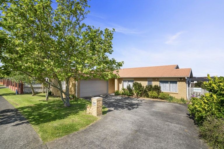 Photo of property in 5 Brunswick Rise, Mangere, Auckland, 2022