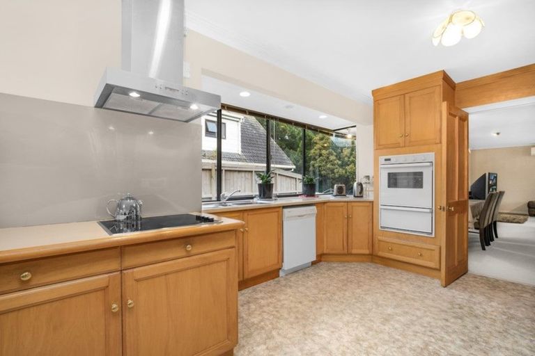 Photo of property in 8 Banksia Place, Goodwood Heights, Auckland, 2105