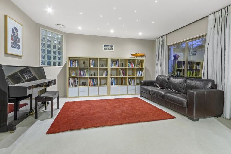 Photo of property in 8 Monkton Close, Greenhithe, Auckland, 0632