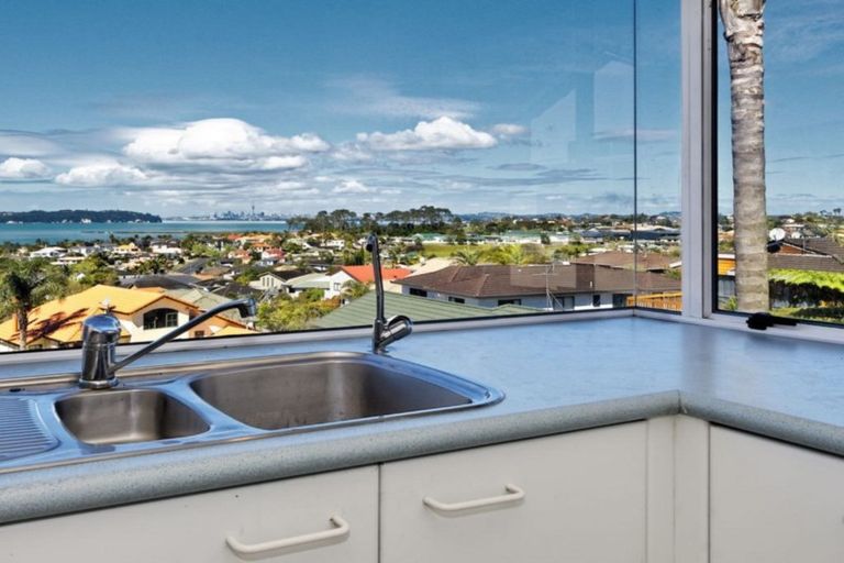 Photo of property in 26 Tornado Place, West Harbour, Auckland, 0618