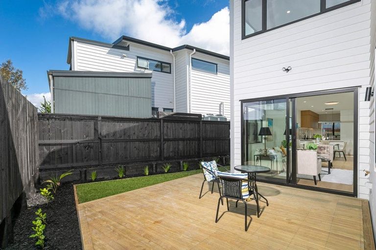 Photo of property in 3 Riroriro Road, Hobsonville, Auckland, 0616