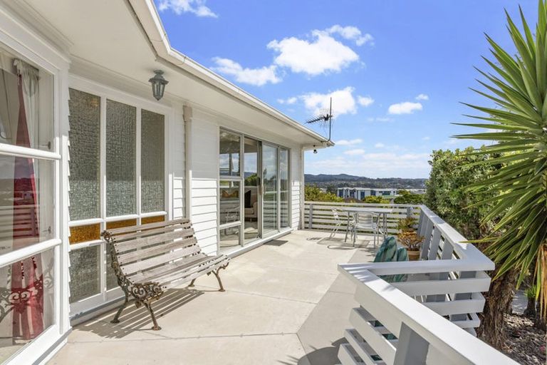 Photo of property in 43 Waitaki Street, Henderson, Auckland, 0612