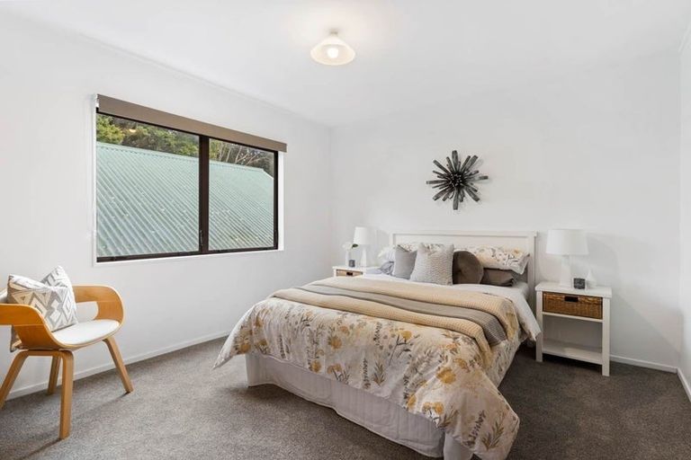 Photo of property in 10 Corokia Place, Totara Heights, Auckland, 2105
