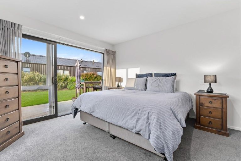 Photo of property in 5 Sarges Way, Lake Hawea, Wanaka, 9382