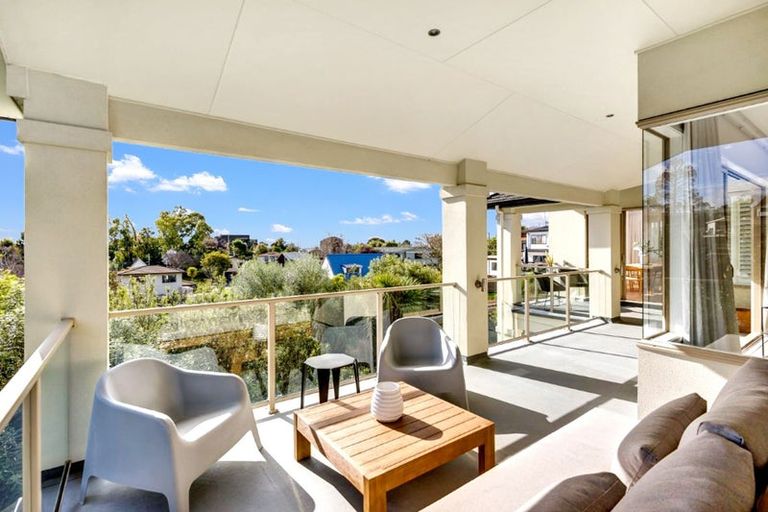 Photo of property in 6 Burbury Ridge, Havelock North, 4130