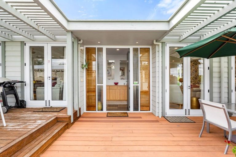 Photo of property in 1 Tainui Drive, Havelock North, 4130