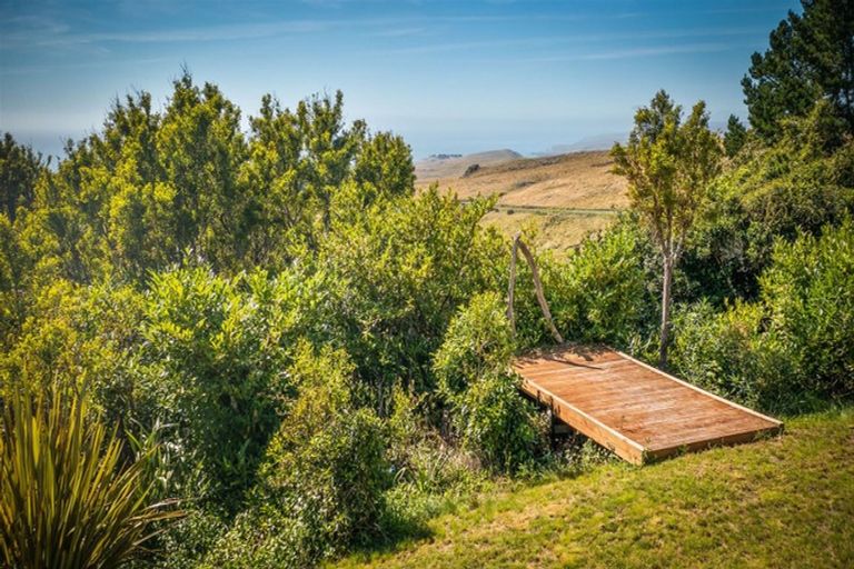 Photo of property in 1 Broadleaf Lane, Heathcote Valley, Christchurch, 8081