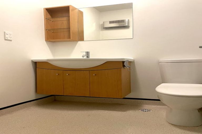 Photo of property in Budget Car Rental, 2/81 Ghuznee Street, Te Aro, Wellington, 6011