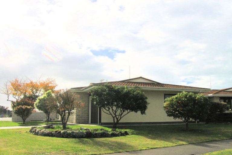 Photo of property in 32 Donegal Crescent, Tamatea, Napier, 4112