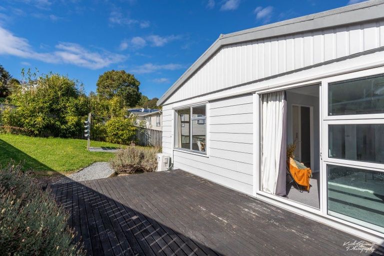 Photo of property in 118 Norana Road, Timberlea, Upper Hutt, 5018