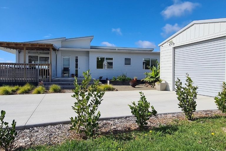 Photo of property in 34a Weka Street, Mangawhai, 0505