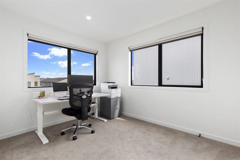 Photo of property in 11 Pohewa Road, Silverdale, 0932