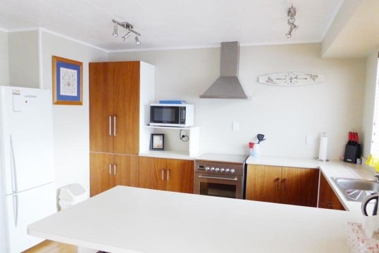 Photo of property in 118 Waverley Place, Whangamata, 3620