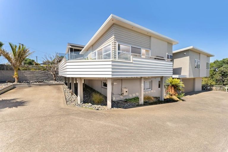 Photo of property in 1317 Whangaparaoa Road, Army Bay, Whangaparaoa, 0930