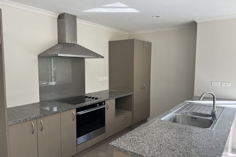 Photo of property in 19 Akeake Lane, Manurewa, Auckland, 2102