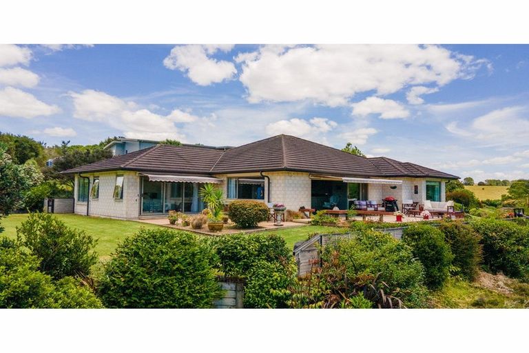 Photo of property in 20 Access Heights, Kerikeri, 0230