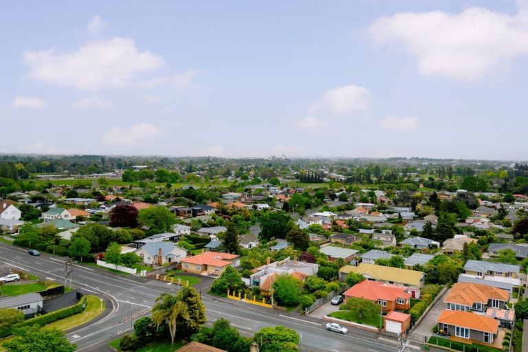 Photo of property in 17 Hillcrest Road, Hillcrest, Hamilton, 3216