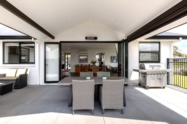 Photo of property in 15 Dayna Avenue, Ohauiti, Tauranga, 3112