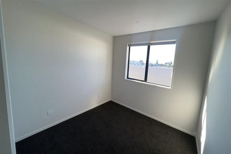 Photo of property in 107 Kaurinui Crescent, One Tree Point, 0118