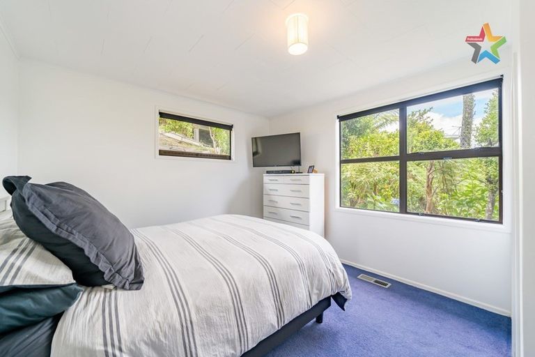 Photo of property in 15 City View Grove, Harbour View, Lower Hutt, 5010