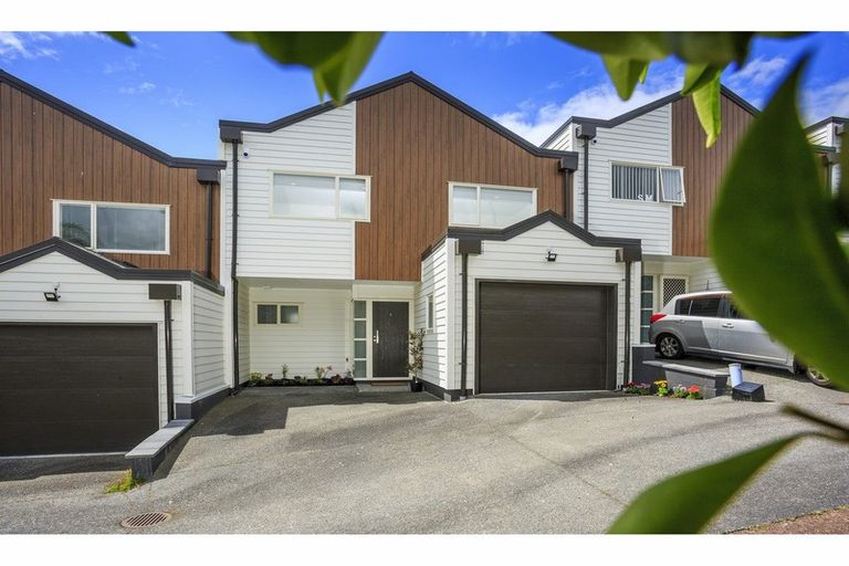 Photo of property in 5/14 Fields Parade, Oteha, Auckland, 0632