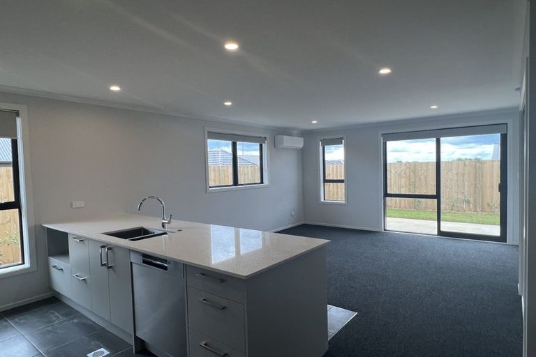 Photo of property in 36 Waruhia Crescent, Rototuna North, 3281