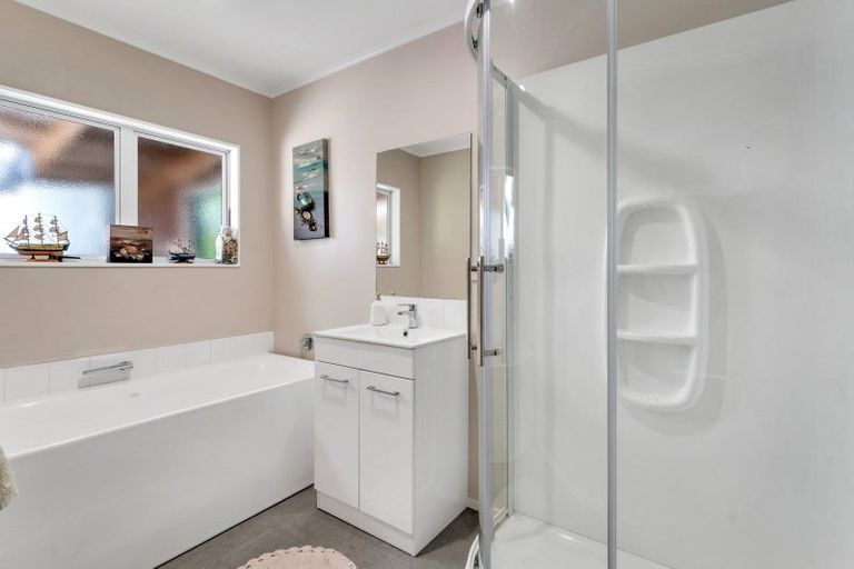 Photo of property in 55 Charles Street, Carterton, 5713