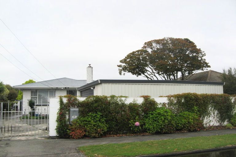 Photo of property in 25 Moyna Avenue, Dallington, Christchurch, 8061