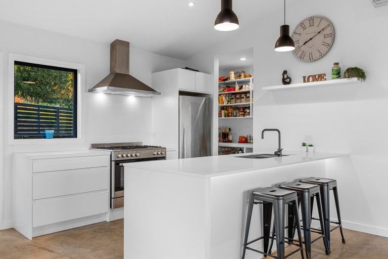 Photo of property in 27 Greenvale Place, Welcome Bay, Tauranga, 3112