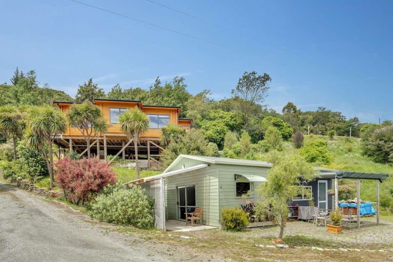 Photo of property in 127 Queen Charlotte Drive, Havelock, Picton, 7281