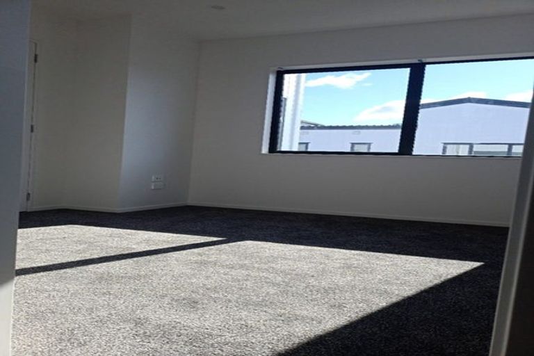 Photo of property in 5 Tumu Road, Papakura, 2110