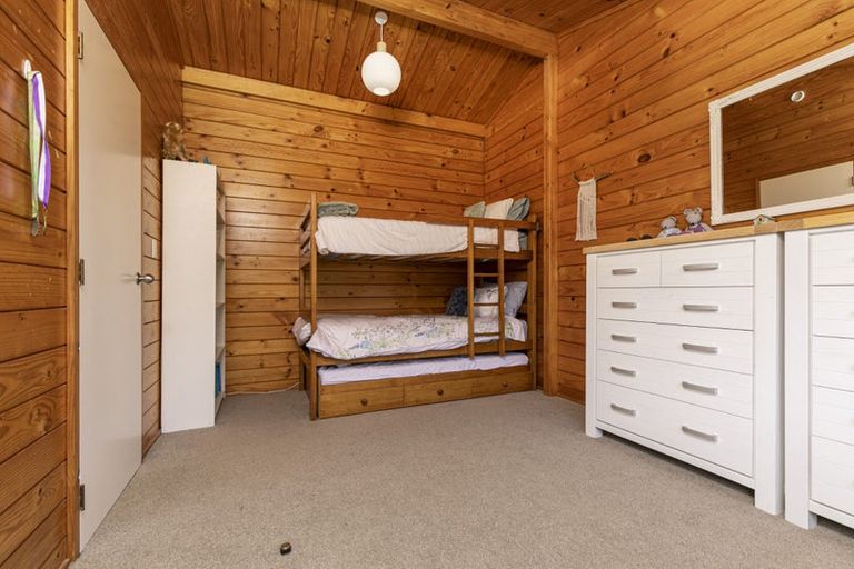 Photo of property in 7 Chardon Place, Henderson, Auckland, 0612