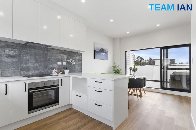 Photo of property in 1/68 Smythe Road, Henderson, Auckland, 0612