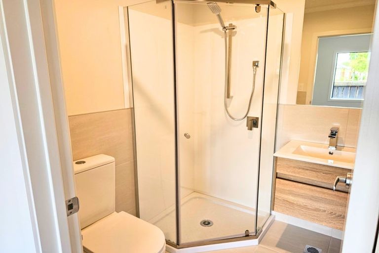 Photo of property in 1/5 Chevis Place, Pakuranga, Auckland, 2010