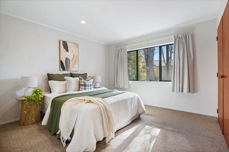 Photo of property in 48 Lakeside Drive, Orewa, 0931