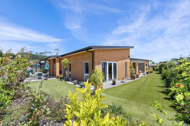 Photo of property in 10 Park Crescent, Mangawhai Heads, Mangawhai, 0505