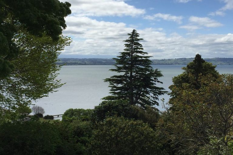 Photo of property in 5 Naera Place, Kawaha Point, Rotorua, 3010