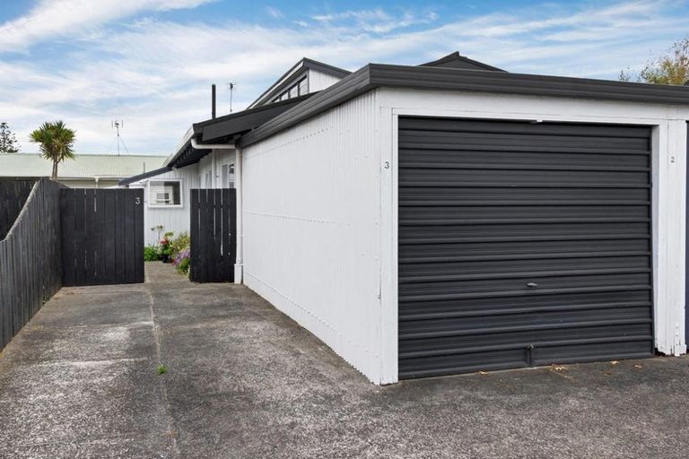 Photo of property in 3/522 Te Atatu Road, Te Atatu Peninsula, Auckland, 0610
