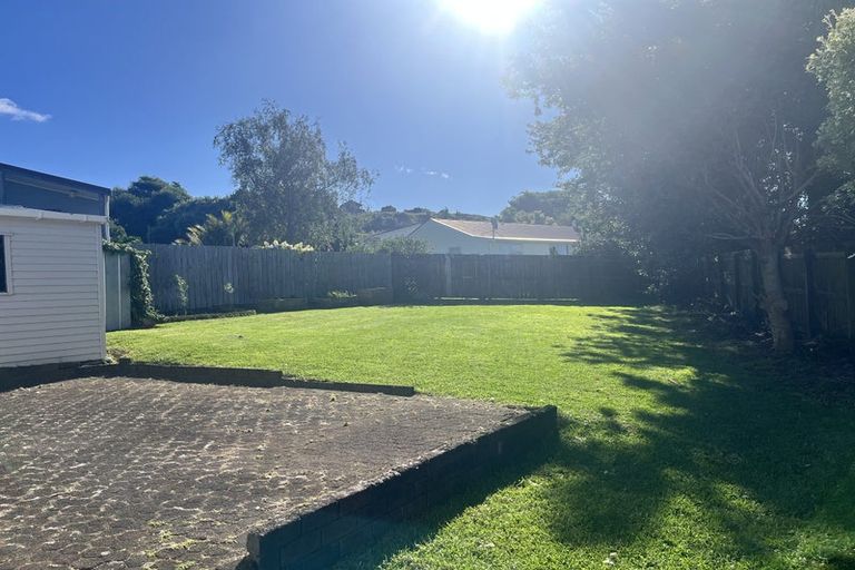Photo of property in 41 Riversdale Drive, Merrilands, New Plymouth, 4312