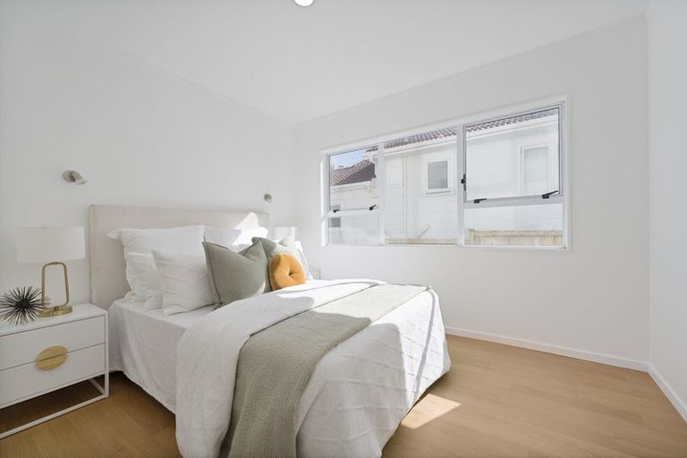 Photo of property in 28 Dallinghoe Crescent, Milford, Auckland, 0620