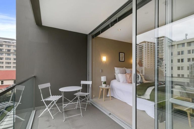 Photo of property in Sanctum Apartments, 32/10a Ebor Street, Te Aro, Wellington, 6011