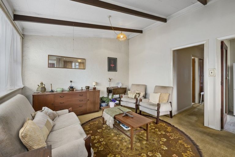 Photo of property in 2 Stream Grove, Heretaunga, Upper Hutt, 5018