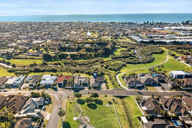 Photo of property in 95 Oriental Parade, Papamoa Beach, Papamoa, 3118